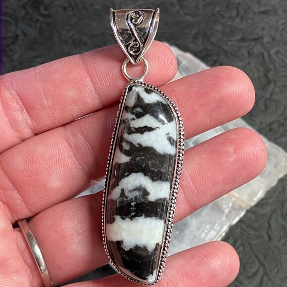 Long Swoosh Zebra Jasper Agate Natural Pendant Gemstone Crystal Jewelry - Picture 3 of 8